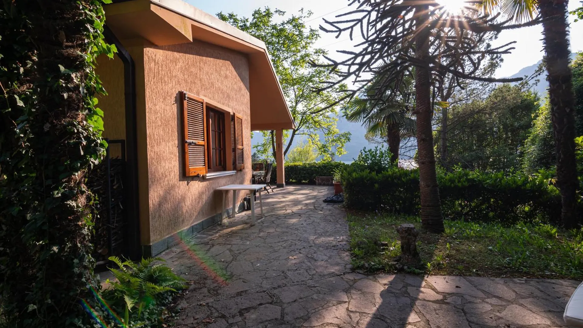 Casa Claudia, A Due Passi Da Lago E Spiaggia Vesta